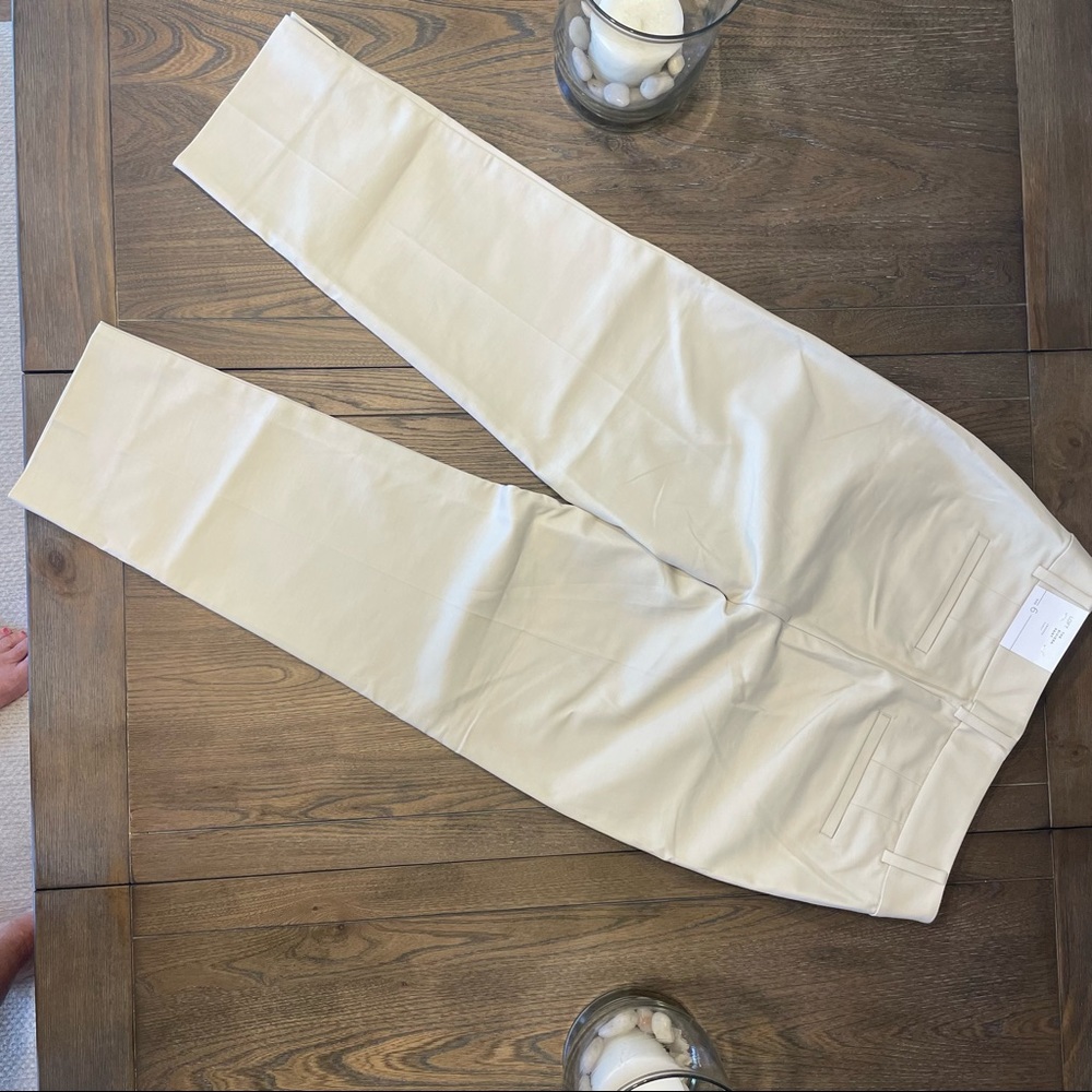 Loft Riviera Crop neutral size 6 with an inseam approx 25 1/2 “ - Picture 2 of 6